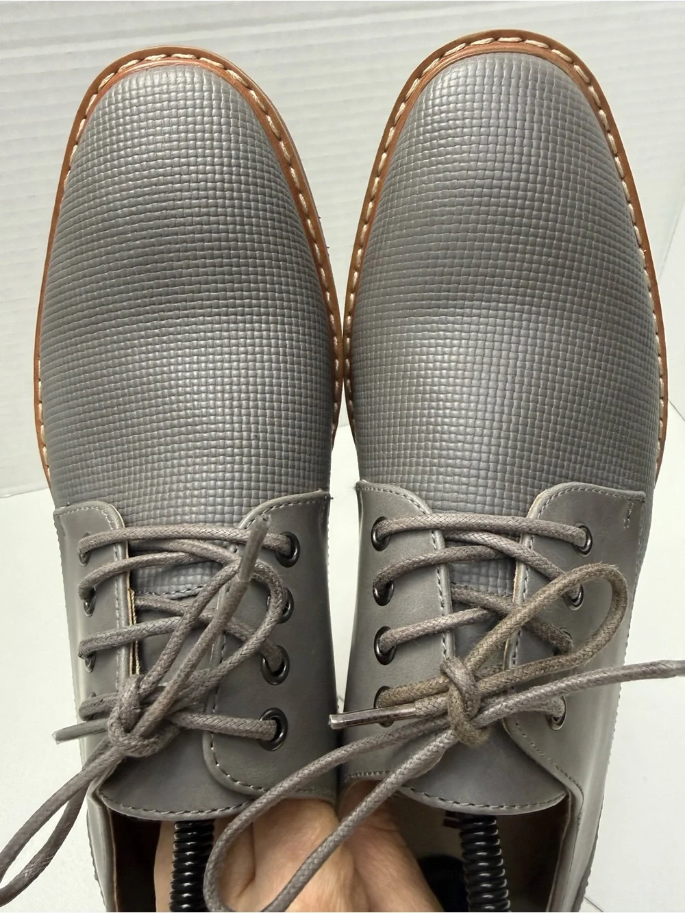 Unlisted by Kenneth Cole Grey Textured Lace-Up Oxfords size 7.5